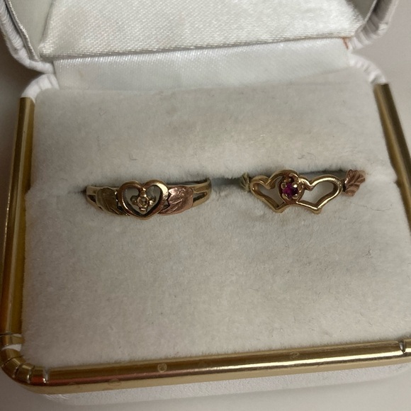 Black Hills Hold Rings Size 4-1/2 10K Muli Tone...